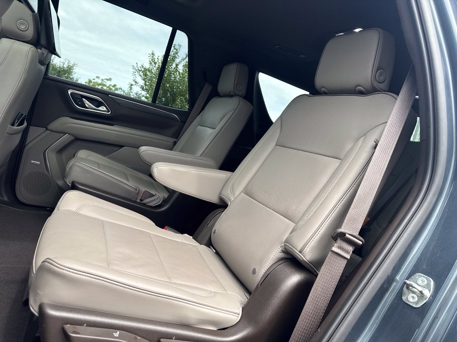 Used 2021 GMC Yukon SLT w/ SLT Luxury Plus Package AWD/4WD image 15