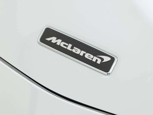 Used 2024 McLaren Artura image 41