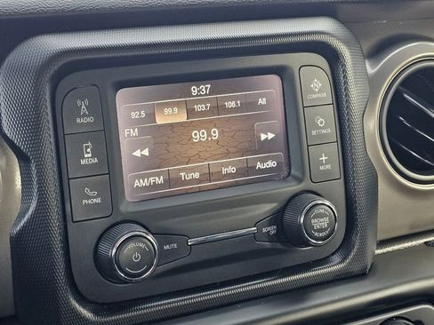 Used 2021 Jeep Wrangler Sport image 23