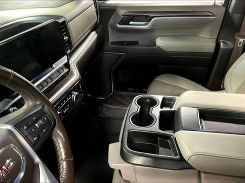 Used 2022 GMC Sierra 1500 SLT image 19