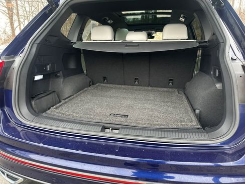 Used 2023 Volkswagen Tiguan SEL R-Line image 15