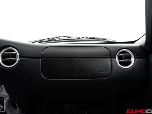 Used 2005 Ford GT RWD image 36