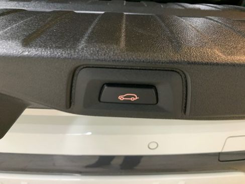 Used 2023 BMW X5 xDrive40i w/ Executive Package image 54