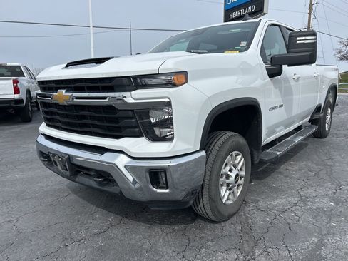 Used 2025 Chevrolet Silverado 2500 LT w/ Convenience Package AWD/4WD image 1