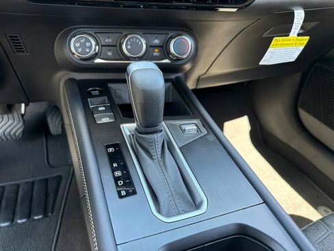 Certified 2025 Nissan Kicks SV AWD/4WD image 15