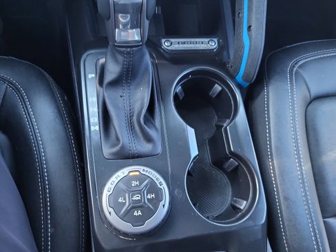Used 2025 Ford Bronco Badlands AWD/4WD image 35