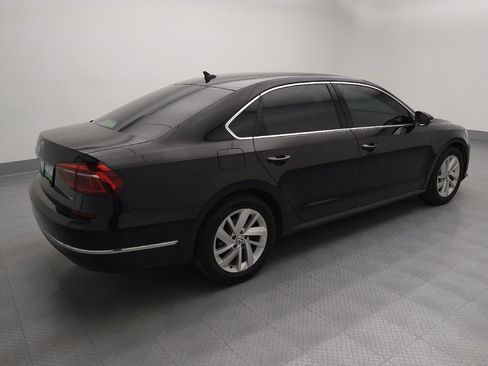 Used 2018 Volkswagen Passat 2.0T SE image 10
