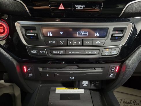 Used 2021 Honda Pilot Black Edition image 18