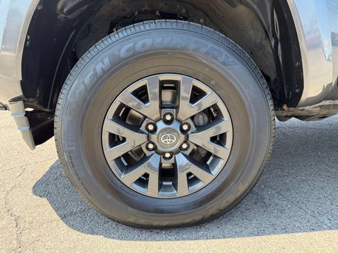 Used 2023 Toyota Tacoma SR5 w/ Technology Package AWD/4WD image 33