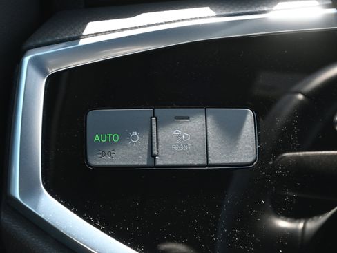 Used 2020 Audi Q3 2.0T Premium Plus w/ Premium Plus Package AWD/4WD image 64