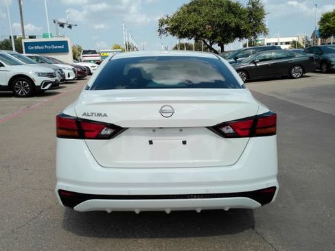 Used 2025 Nissan Altima 2.5 S FWD image 7