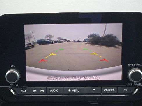 Used 2023 Nissan Pathfinder SV image 17