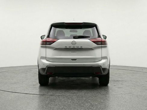 Used 2025 Nissan Rogue SV AWD/4WD image 7