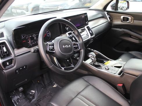Used 2022 Kia Sorento S AWD/4WD image 3