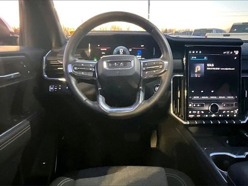 Used 2025 GMC Acadia Elevation image 8