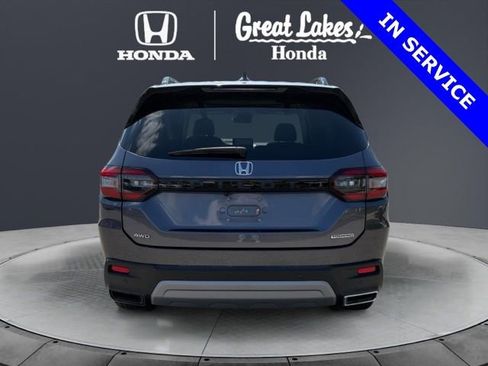 Used 2023 Honda Pilot Touring image 7