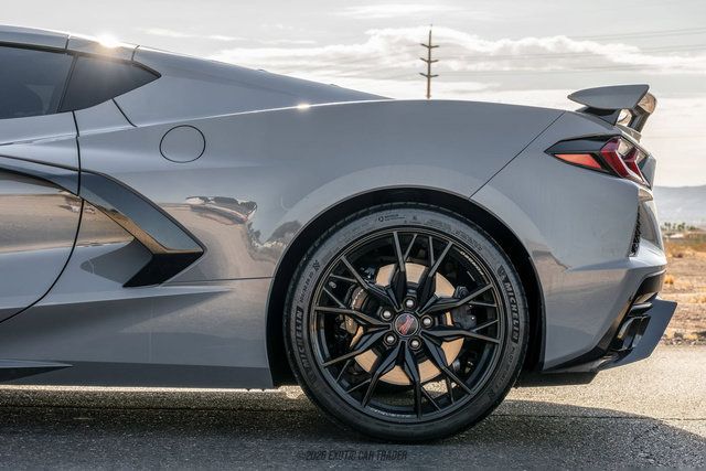 Used 2025 Chevrolet Corvette Stingray Premium Cpe w/ Z51 Performance Package RWD image 5