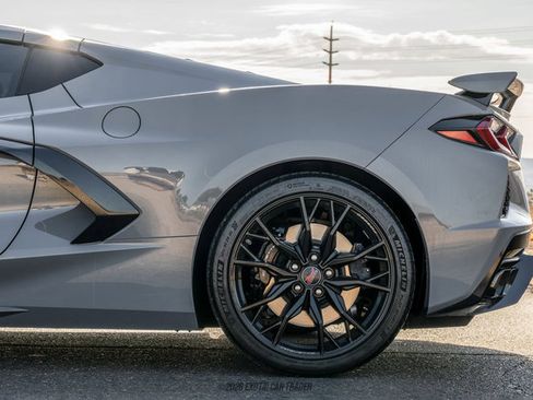Used 2025 Chevrolet Corvette Stingray Premium Cpe w/ Z51 Performance Package RWD image 5