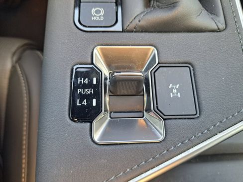 Used 2025 Lexus GX 550 w/ Accessory Package (2T) AWD/4WD image 20