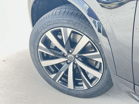 New 2026 Volvo XC90 T8 Core w/ Protection Package Premier AWD/4WD image 12