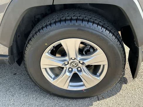 Used 2023 Toyota RAV4 XLE w/ Convenience Package AWD/4WD image 5
