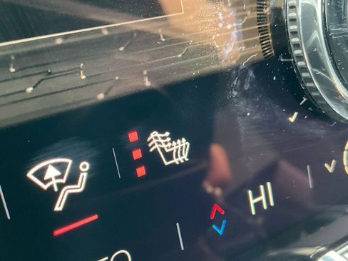 Used 2025 GMC Acadia Elevation image 21