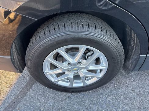 Used 2022 Chevrolet Equinox LT w/ Driver Convenience Package image 11