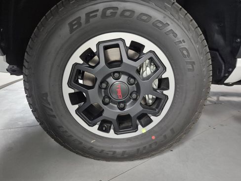 New 2025 Toyota Tacoma TRD Off-Road image 11