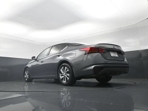 Used 2025 Nissan Altima 2.5 S FWD image 28
