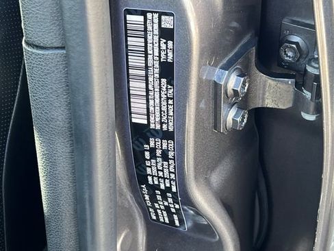 Used 2017 Jeep Renegade Limited image 40