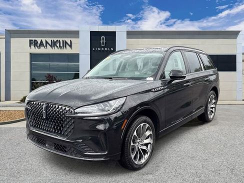 New 2026 Lincoln Aviator AWD w/ Jet Appearance Package image 3