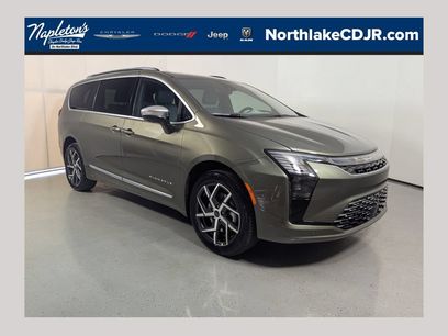 New 2027 Chrysler Pacifica Pinnacle w/ Theater Group