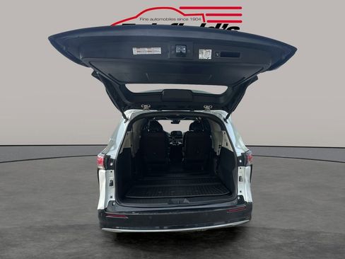 Used 2022 Toyota Sienna Platinum image 22