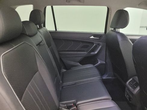 Used 2023 Volkswagen Tiguan SE FWD image 19
