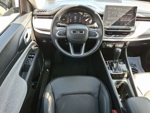 Used 2022 Jeep Compass Latitude w/ Convenience Group AWD/4WD image 11