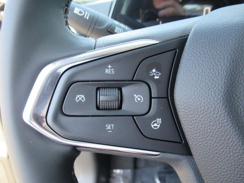New 2026 Chevrolet Trax ACTIV w/ Sunroof Package FWD image 21
