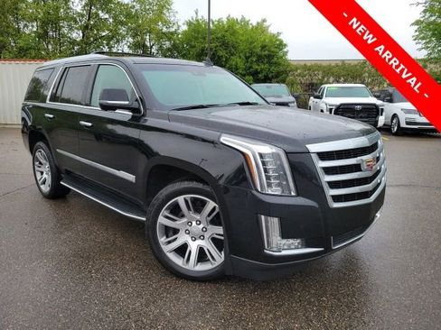 Used 2016 Cadillac Escalade Luxury AWD/4WD image 1