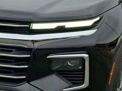 Used 2024 Chevrolet Traverse LT w/ Trailering Package image 12