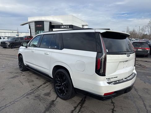 Used 2023 Cadillac Escalade ESV Sport Platinum w/ LPO, ONYX Package image 3