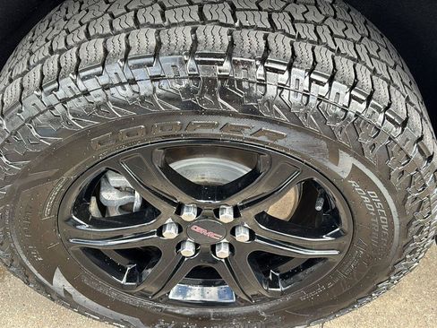 Used 2020 GMC Acadia AT4 w/ LPO, Roadside Safety Package AWD/4WD image 10