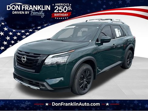 Used 2024 Nissan Pathfinder SL w/ Black Appearance Package AWD/4WD image 1