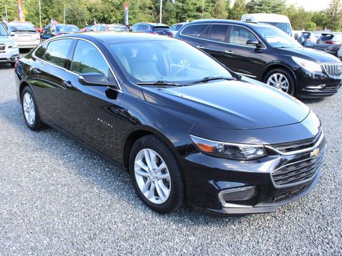 Used 2017 Chevrolet Malibu LT image 4