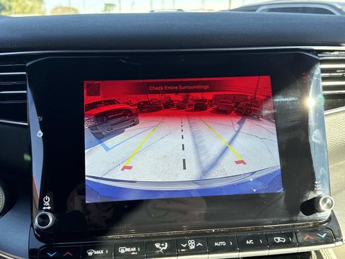 Certified 2025 Jeep Wagoneer 4WD image 26