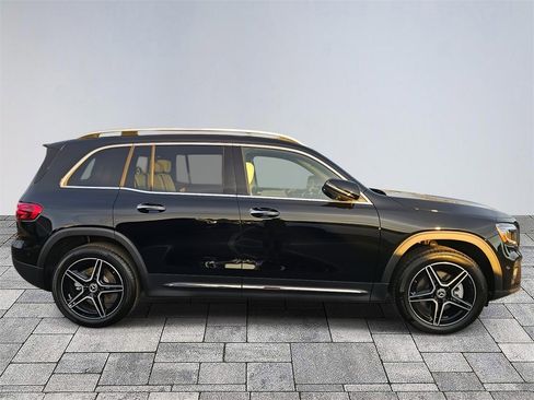 New 2026 Mercedes-Benz GLB 250 image 8