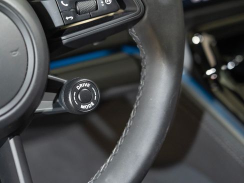 Certified 2025 Porsche Panamera image 23