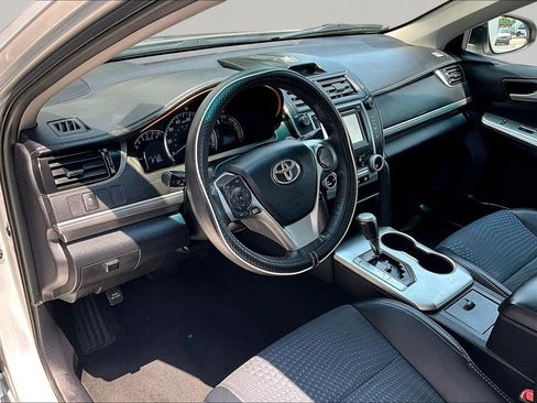 Used 2012 Toyota Camry SE FWD image 16