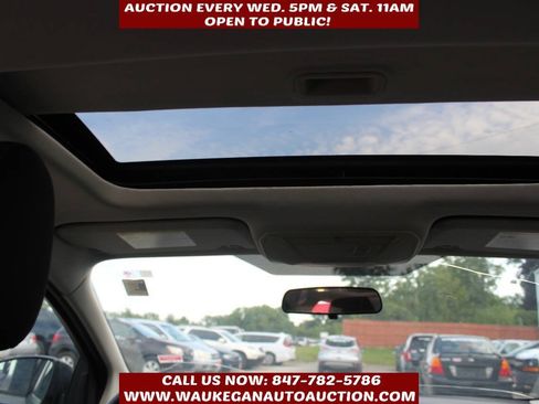 Used 2012 Ford Focus SE FWD image 9