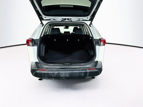 Used 2022 Toyota RAV4 XLE Premium FWD image 31