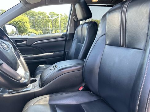 Used 2017 Toyota Highlander SE AWD/4WD image 21