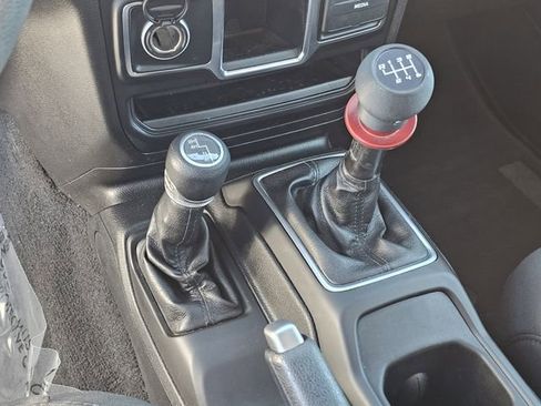 Used 2019 Jeep Wrangler Sport image 19